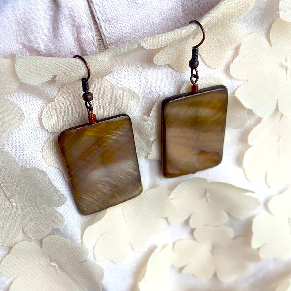 Antique Copper Amber Shell Rectangle Earrings - image 4